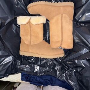 Chestnut Sheepskin-Lined Suede Boots